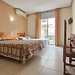 Konukevi Manos 2*