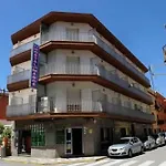 Manos Konukevi Blanes
